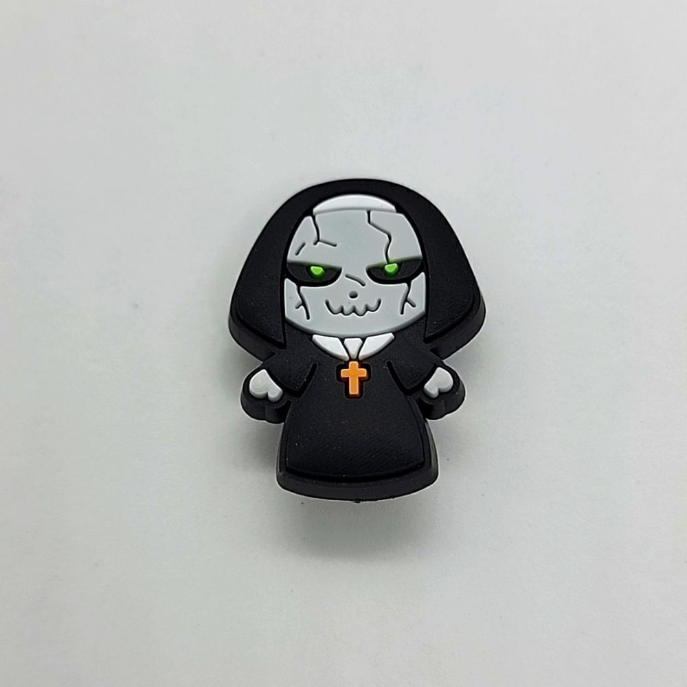🎈5/$10🎈 CROC CHARMS.. horror..